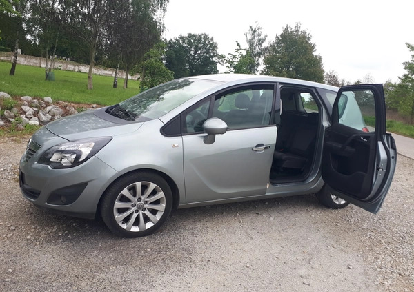 Opel Meriva cena 23700 przebieg: 212000, rok produkcji 2011 z Gorzów Śląski małe 407